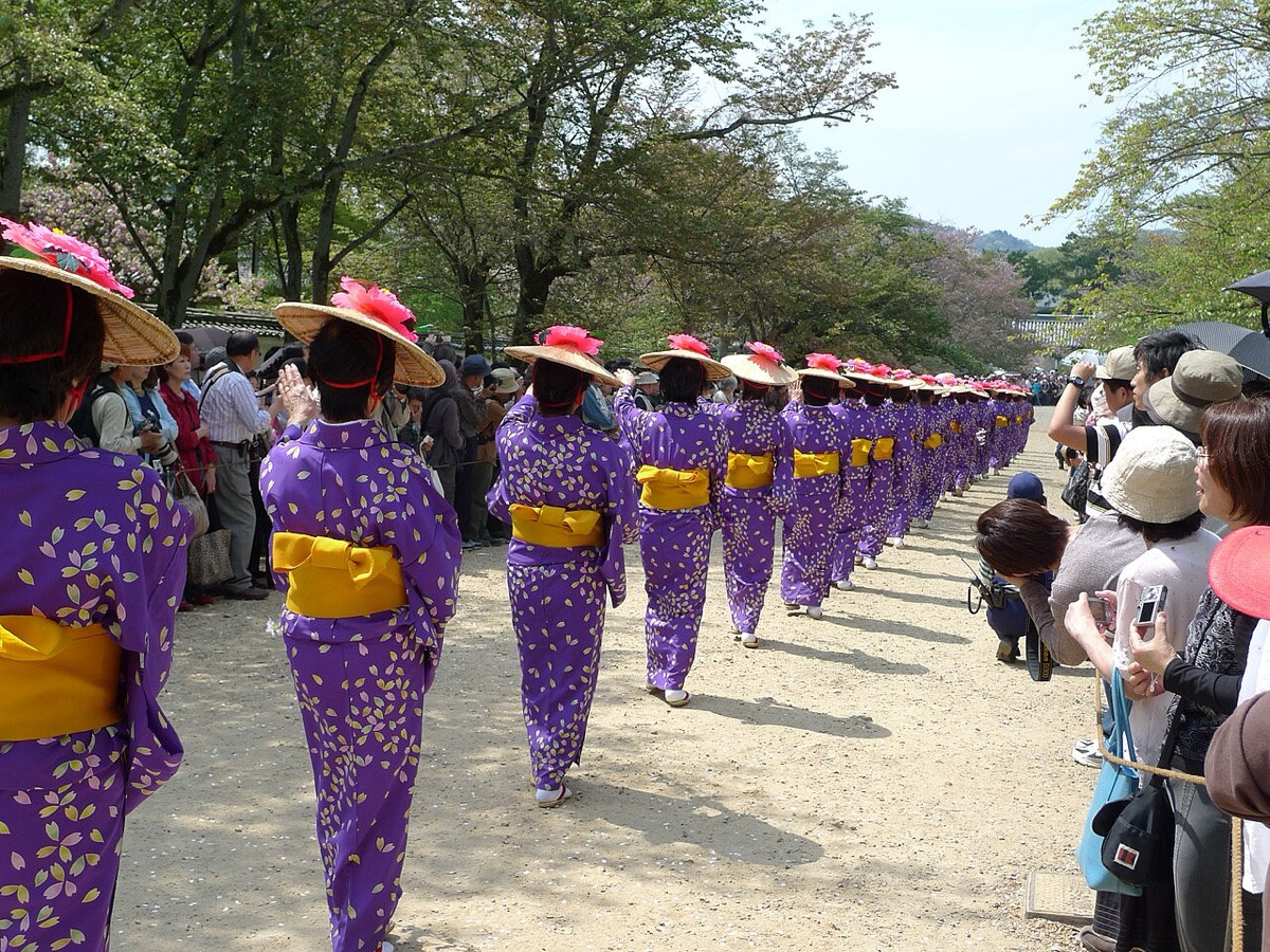 Hotaiko Hanami Gyoretsu (Hideyoshi's Cherry Blossom Procession) at Daigoji