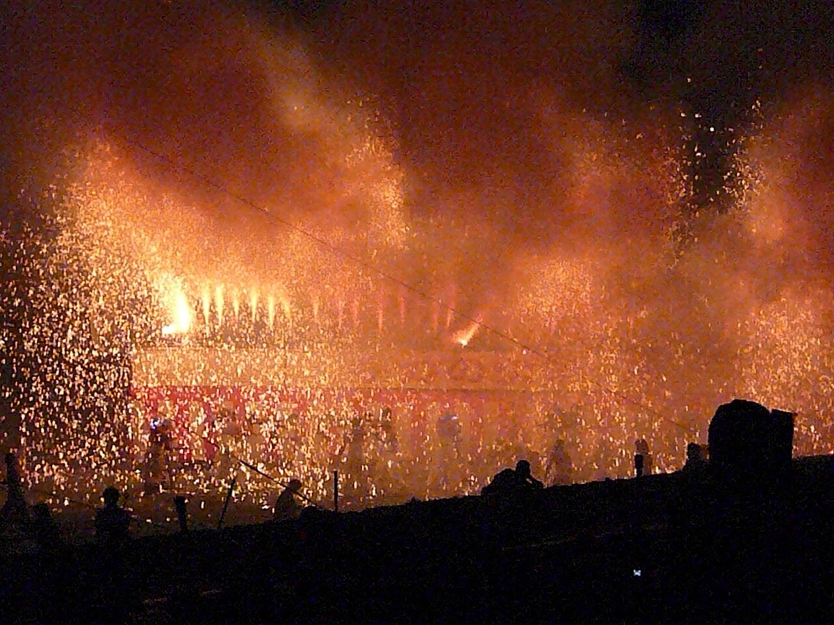 手力の火祭