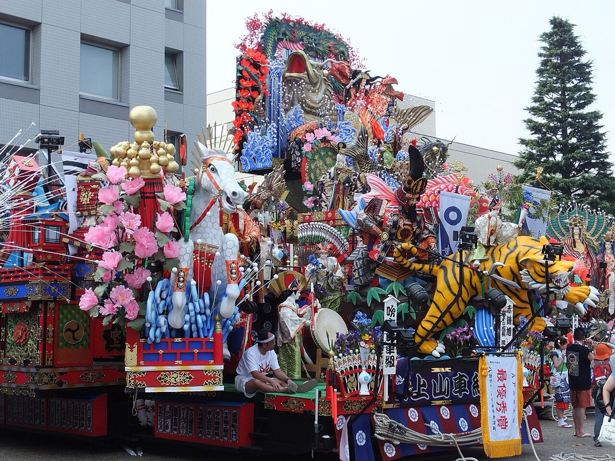 八戸三社大祭