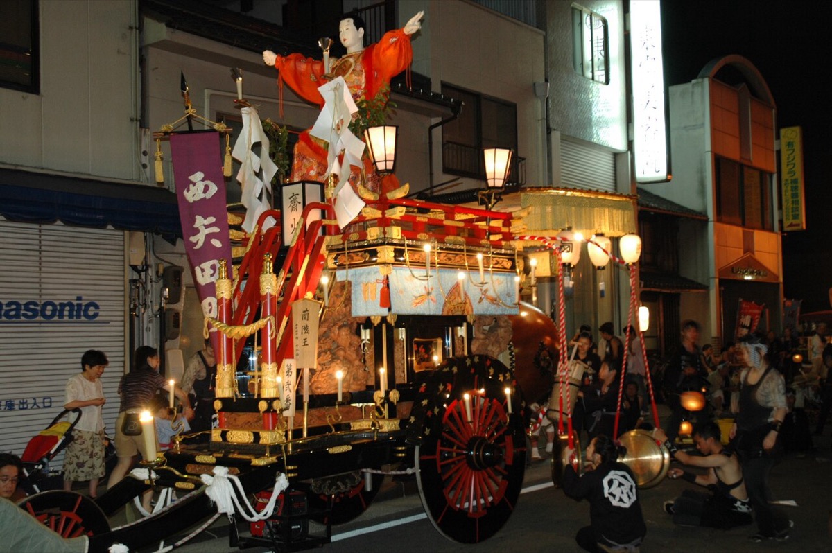 桑名石取祭