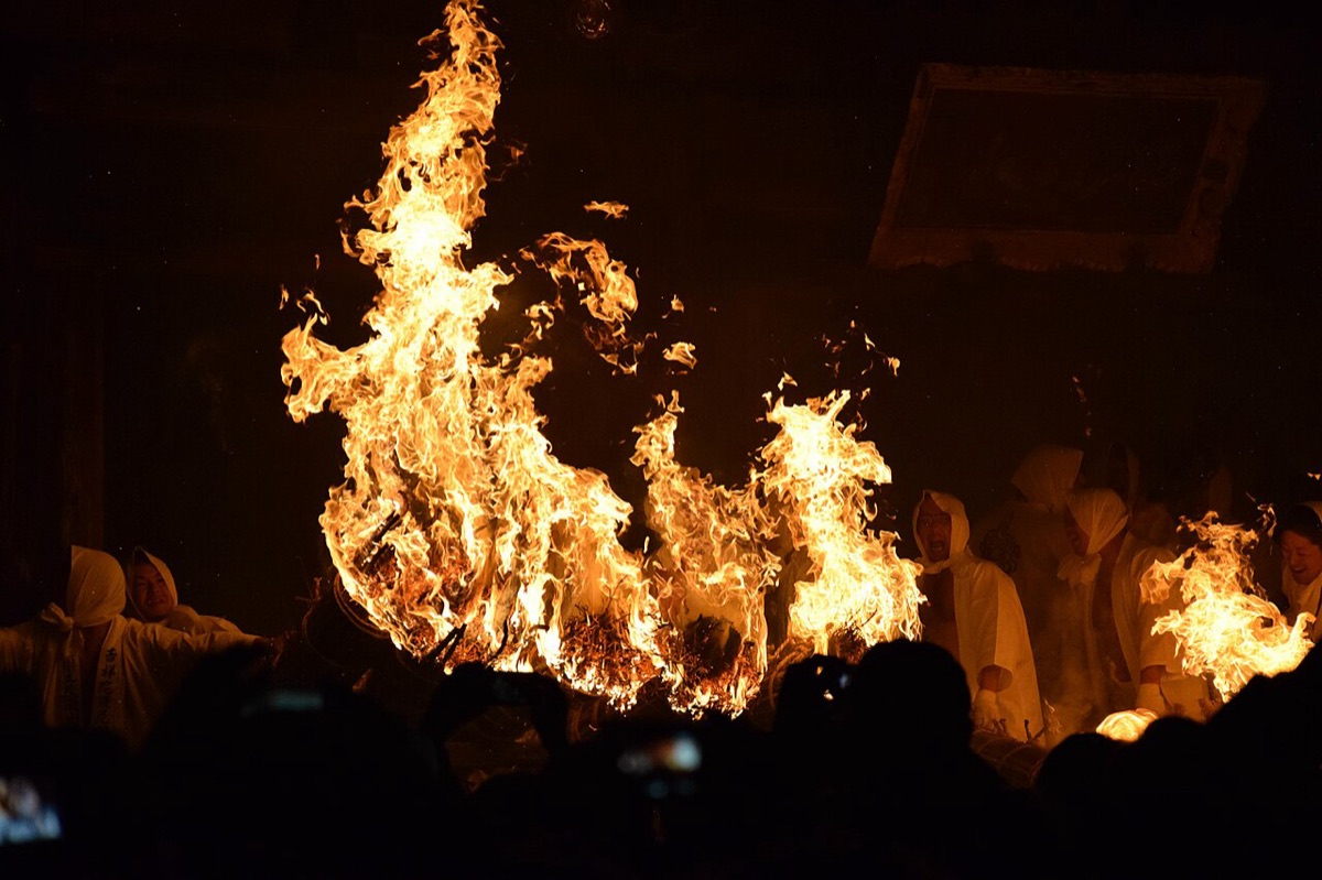 瀧山寺鬼祭り